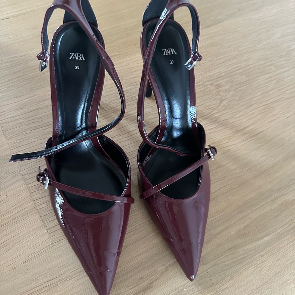 Zara Women's Dark Red Patent Heels
